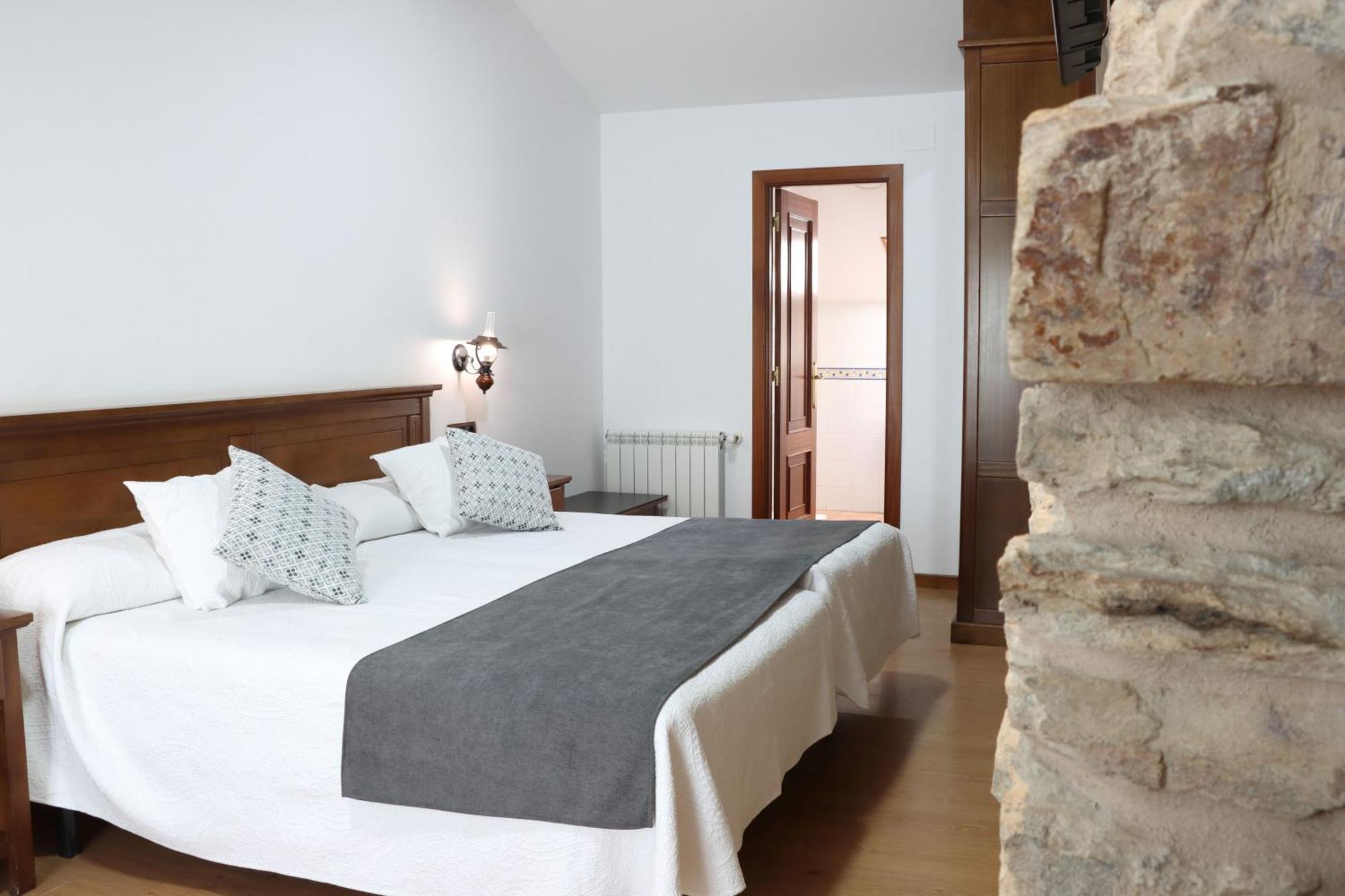 סנטיאגו דה קומפוסטלה Hotel Pazos Alba מראה חיצוני תמונה