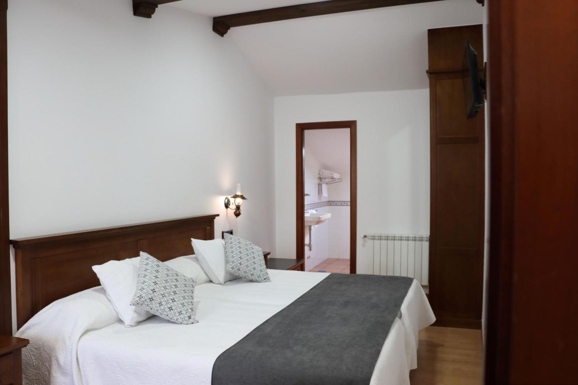 סנטיאגו דה קומפוסטלה Hotel Pazos Alba מראה חיצוני תמונה